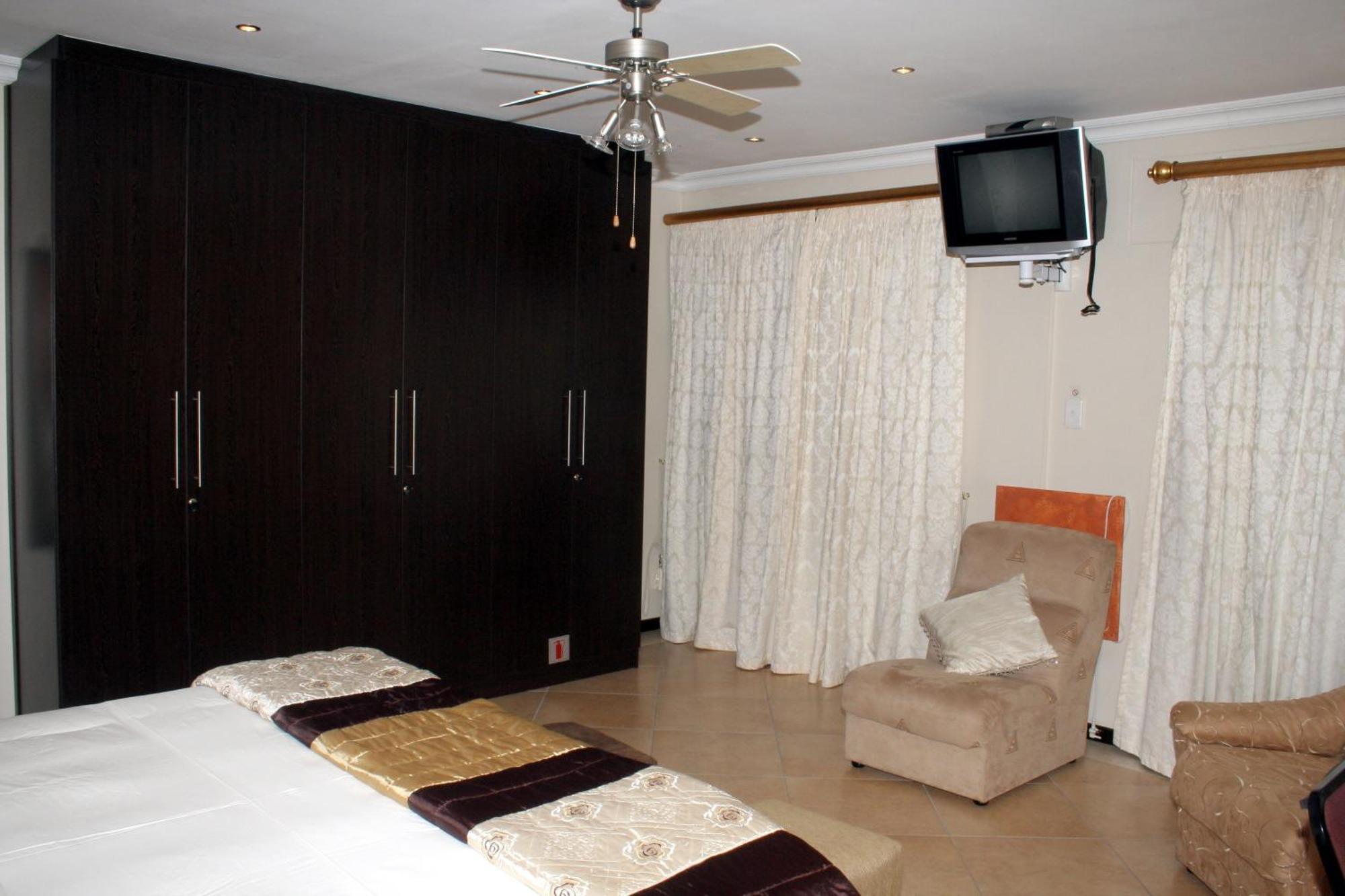 Lumley'S Place Guesthouse Pniel Экстерьер фото